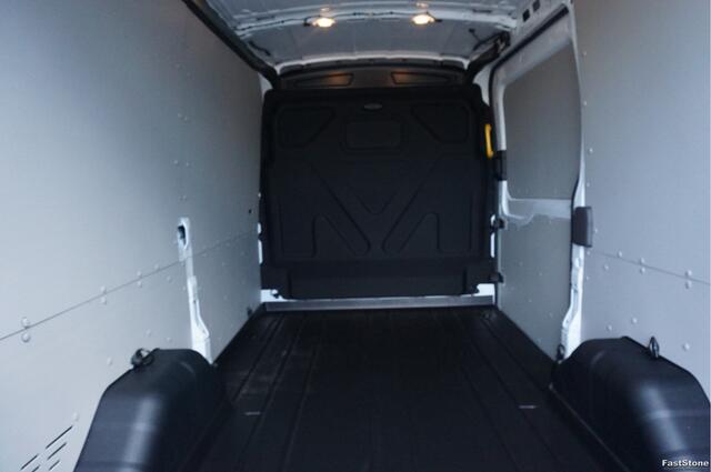 Ford TRANSIT 350M 105PK L2H2 BPM VRIJ!! 12" Sync 4 Apple CP/Android A. Camera, Trekhaak!! NR. A20