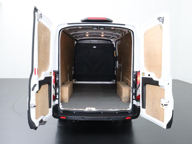 Ford TRANSIT 2.0TDCI L3H2 Trend | Airco | Cruise | 3-Persoons