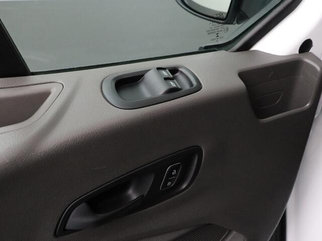 Ford TRANSIT 2.0TDCI L3H2 Trend | Airco | Cruise | 3-Persoons