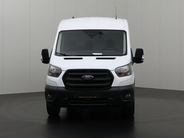 Ford TRANSIT 2.0TDCi 130PK L2H2 | Airco | Camera | 3-Persoons | Betimmering