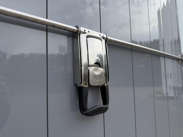 Ford TRANSIT 350 2.0 TDCI L4H1 Trend Bakwagen | Uit voorraad leverbaar | Karhof Gesloten bak + Overloopklep Kenteken 2024 | Bluetooth | Cruise Control | Voorruitverwarming | Laadvermogen 1200KG + |