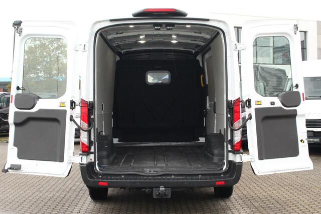 Ford TRANSIT 290 2.0TDCI 130pk L2H2 Trend | Trekhaak | Ramen Achter | Stoelverwarming | Cruise | Lease 396,- p/m