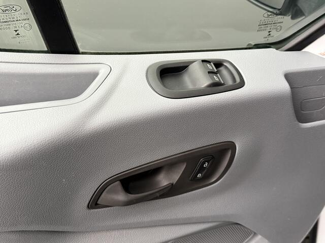 Ford TRANSIT 2.0TDCi 130PK Dubbele Cabine 7-Persoons L3H3 | Navigatie | Camera | Trekhaak | Betimmering