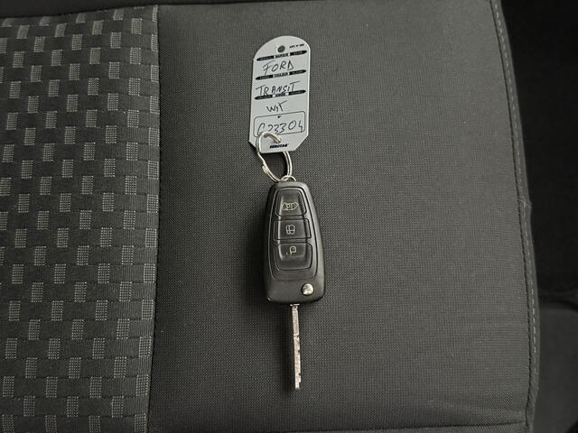 Ford TRANSIT 2.0TDCi 130PK L3H2 | Airco | Cruise | 3-Persoons | Betimmering