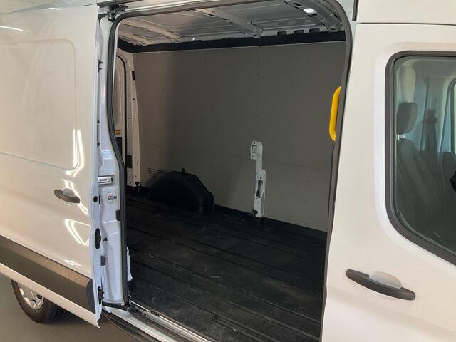 Ford TRANSIT 350 2.0 TDCI L3H2 Trend 130pk | Navigatie Pack | Safety en Comfort Pack | Trekhaak