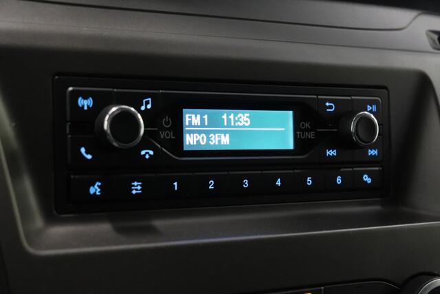 Ford TRANSIT 2.0 TDCI L4 130PK bakwagen EURO 6 - Airco - Cruise - Laadklep - ¤25.950 Excl.