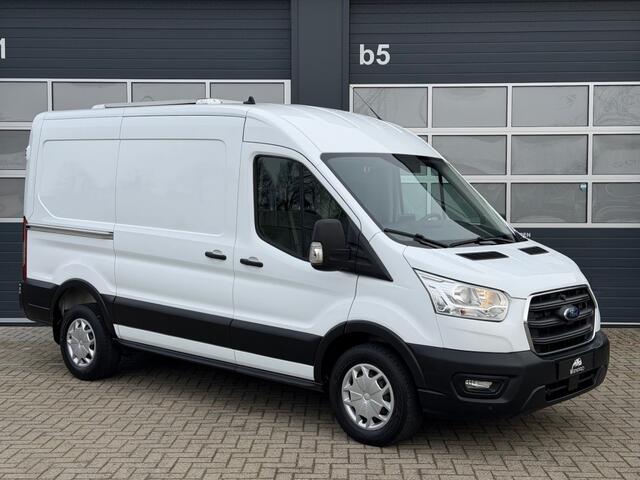 Ford TRANSIT 350 2.0 TDCi 130PK L2H2 / Laadlift / Koeling / NL Auto NAP / Zonnepanelen / Navi / Koelwagen / Laadklep