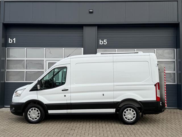 Ford TRANSIT 350 2.0 TDCi 130PK L2H2 / Laadlift / Koeling / NL Auto NAP / Zonnepanelen / Navi / Koelwagen / Laadklep