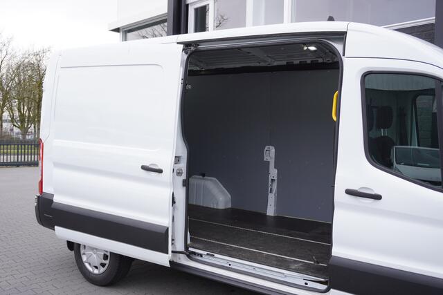 Ford TRANSIT 330 2.0 TDCI L3H2 170PK Automaat EURO 6 - Airco - Navi - Cruise - Camera - ¤22.900,- Excl.