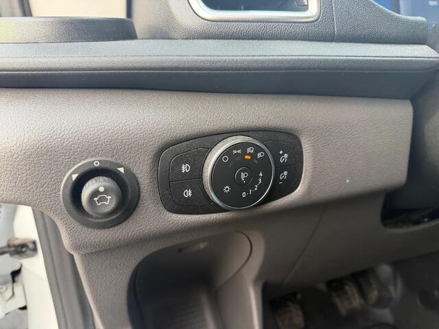 Ford TRANSIT 350 2.0TDCI Dubbelcabine Openlaadbak Airco Camera Trekhaak 10000KM