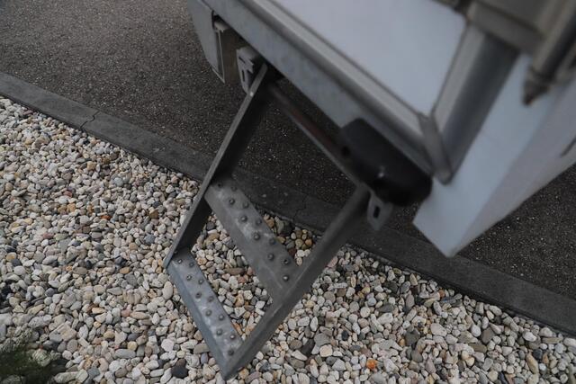 Ford TRANSIT 350 2.0 TDCI L5H1 Ambiente Skeletal Bakwagen Spouwmuurisolatie Inrichting Werkinrichting Airco Radio Bluetooth