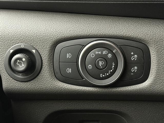 Ford TRANSIT 2.0TDCi 130PK Bakwagen | Laadklep | Euro 6 | Dakspoiler | Airco | Cruise | 3-Zit