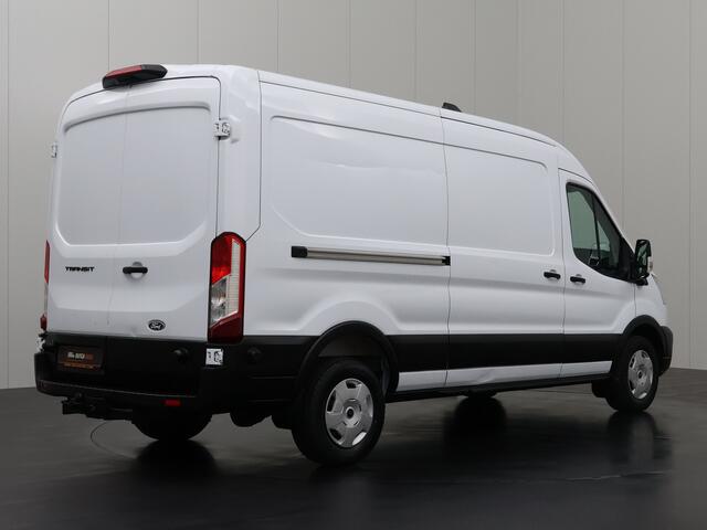 Ford TRANSIT 130PK L3H2 | Fabrieksgarantie | Navigatie | Camera | Trekhaak | 3-Zits | Trekhaak |