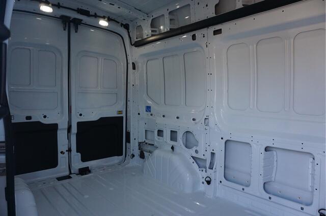 Ford TRANSIT 310M 130PK Trend L2H3 BPM VRIJ!! Airco, Cruise, Camera!! NR. J448