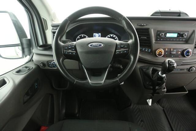 Ford TRANSIT 2.0 TDCI L2H2 | 2800KG Trekgew. | Trekhaak | Airco | Cruise | 3 Zits | Parkeersens.