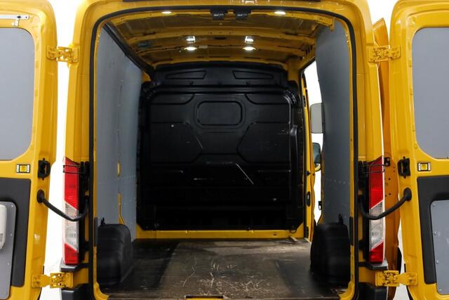 Ford TRANSIT 350 2.0 TDCI 130pk E6 L3H2 Trend Airco/Imperiaal/Trekhaak 2800kg 05-2018