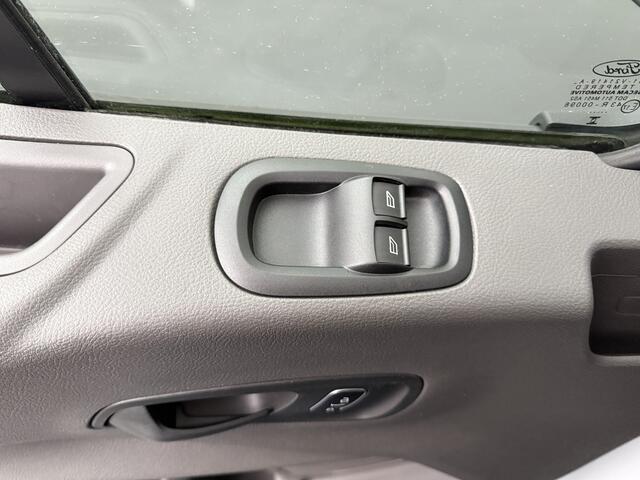 Ford TRANSIT 2.0TDCi 130PK L3H2 | Airco | Cruise | 3-Zits | Betimmering