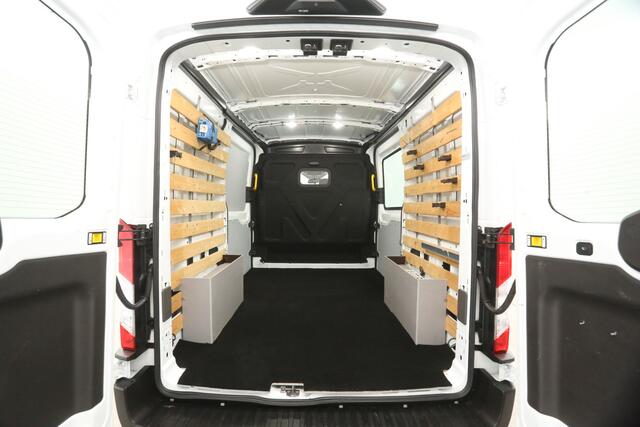 Ford TRANSIT 2.0 TDCI L2H2 | Airco | Camera | Cruise | 3 Zits | 2xSchuifdeur | Trekhaak | Carplay