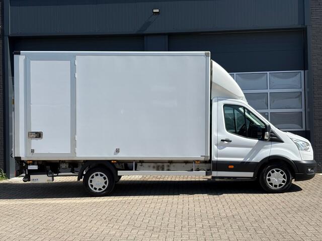Ford TRANSIT Bakwagen 2.0 TDCI 129pk / Laadklep / Luchtvering / Stoelverwarming / Carplay / Airco / Cruise / Camera / Navi