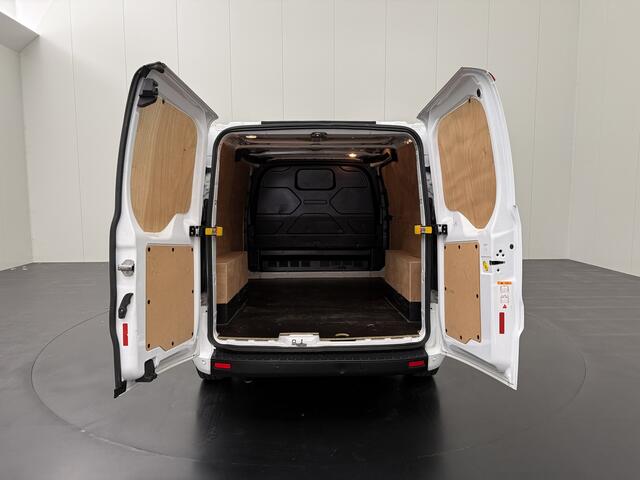 Ford TRANSIT 2.0TDCi 130PK Automaat | Achterdeuren | Multimedia | 3-Zits | Airco | Cruise | Betimmering