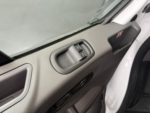 Ford TRANSIT 2.0TDCI Bakwagen+Laadklep | Dakspoiler | Airco | Cruise | 3-Zits