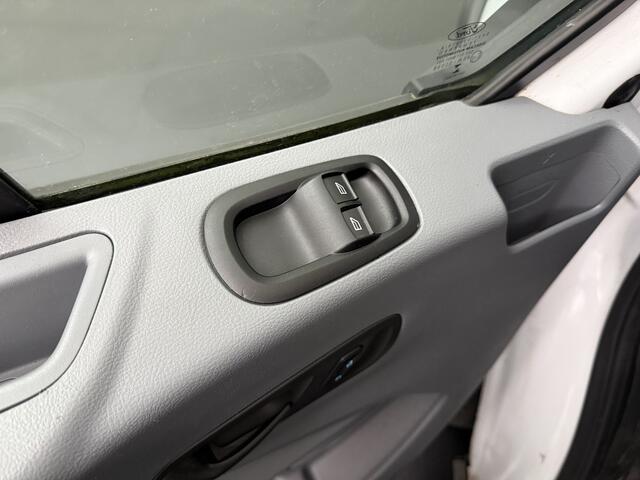 Ford TRANSIT 2.0TDCI Trend Bakwagen + laadklep | Airco | Cruise | 3-Zits
