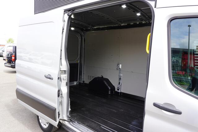 Ford TRANSIT L2H2 Trend Apple Carplay Camera Trekhaak Cruise control 3-Zits