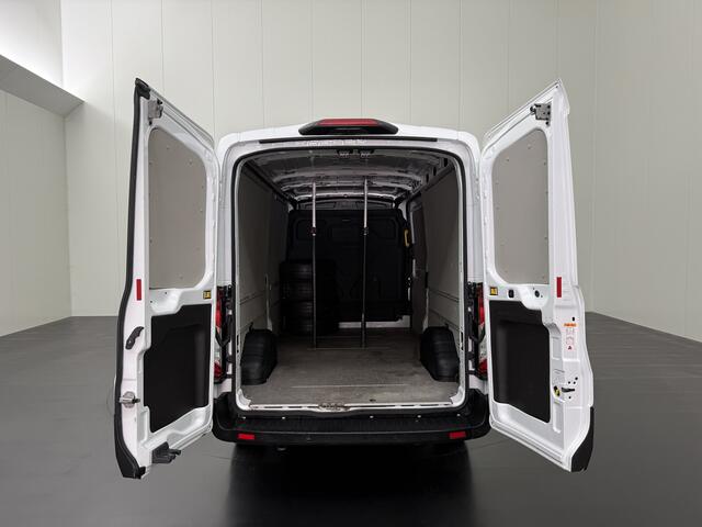 Ford TRANSIT 2.0TDCi 130PK L3H2 | Airco | Cruise | Camera | 3-Zits | Betimmering