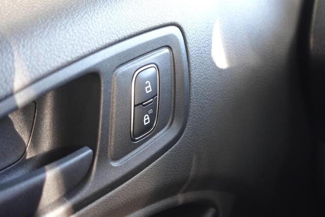 Ford TRANSIT CONNECT 100pk L2 Trend Automaat Navi Trekhaak Navi PDC achter Camera Cruise Control