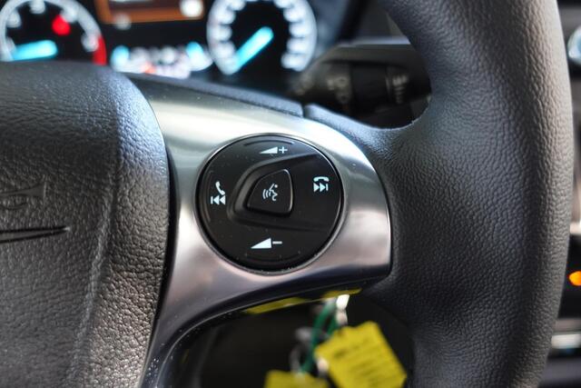 Ford TRANSIT CONNECT 100pk L2 Trend Automaat Navi Trekhaak Navi PDC achter Camera Cruise Control