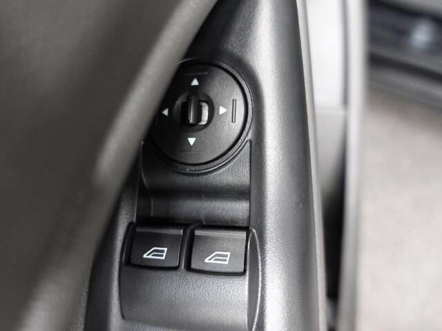 Ford TRANSIT CONNECT 1.5 EcoBlue L2 Trend Navi Airco Camera Bluetooth Carplay 3Zits Trekaak Parkeersensoren