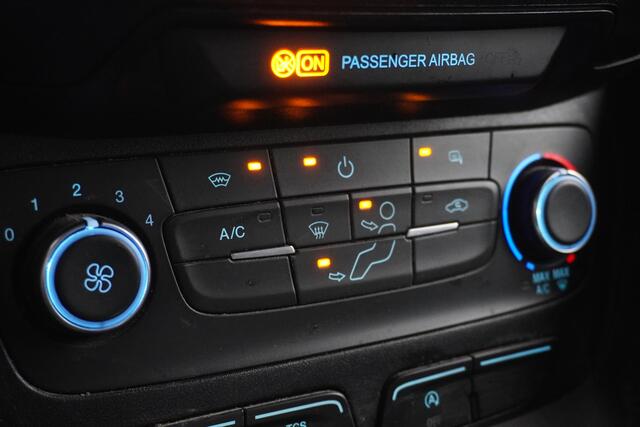 Ford TRANSIT CONNECT 1.5 EcoBlue 100PK L2 EURO 6 - Airco - Cruise - Trekhaak - ¤ 11.950,- Excl.