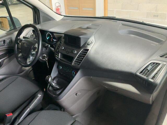 Ford TRANSIT CONNECT 1.0 Ecoboost L1 Trend 100pk Trekhaak | Cruise control | Parkeersensoren | 3 zits | Bluetooth