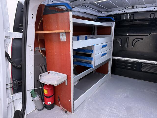 Ford TRANSIT CONNECT 1.5TDCI 100PK Trekhaak Kast Cruise Airco PDC-v+a EURO6 Sidebars L1H1 Trend HP Betonplex Vloer Wandbetimmering Kasteninbouw Schuifdeur Achterdeuren Origineel Nederlandse Auto Laadvermogen 844kg !