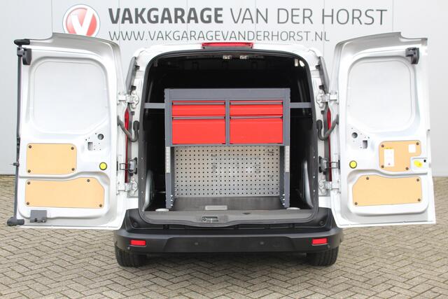 Ford TRANSIT CONNECT 1.5-120pk EcoBlue L2 Trend / 8traps-AUTOMAAT ! Erg nette Ford Transit Connect, laadruimte v.v. van een praktisch inbouw. Autm. airco dual, 3-zits, metallic lak, pdc v+a, Apple carplay, schuifdeur li+re, navigatie, cruise cntrl, stoelverwarming, camera etc