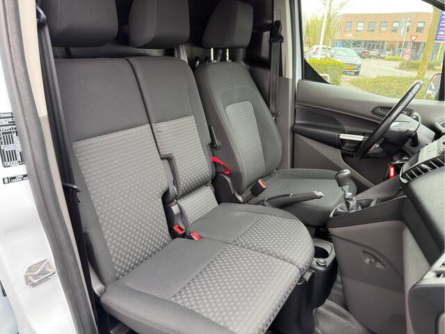 Ford TRANSIT CONNECT 1.5 EcoBlue | 3-Zitter | Airco | Camera | Trekhaak | Cruise control | NAP Logisch | Nieuwe APK | Dealer onderhouden | Euro 6