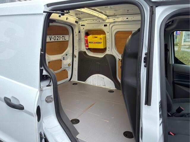 Ford TRANSIT CONNECT 1.5 EcoBlue | 3-Zitter | Airco | Camera | Trekhaak | Cruise control | NAP Logisch | Nieuwe APK | Dealer onderhouden | Euro 6