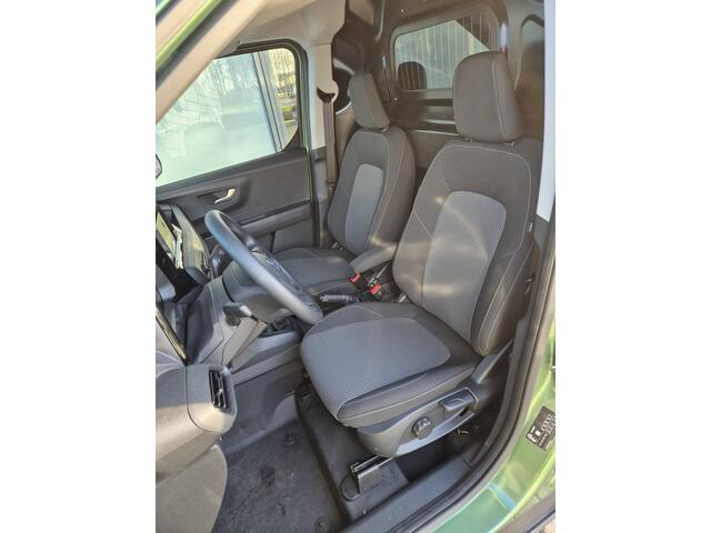 Ford TRANSIT COURIER NIEUWE Nieuw model 100pk Benzine BPM-vrij 6000,- voordeel