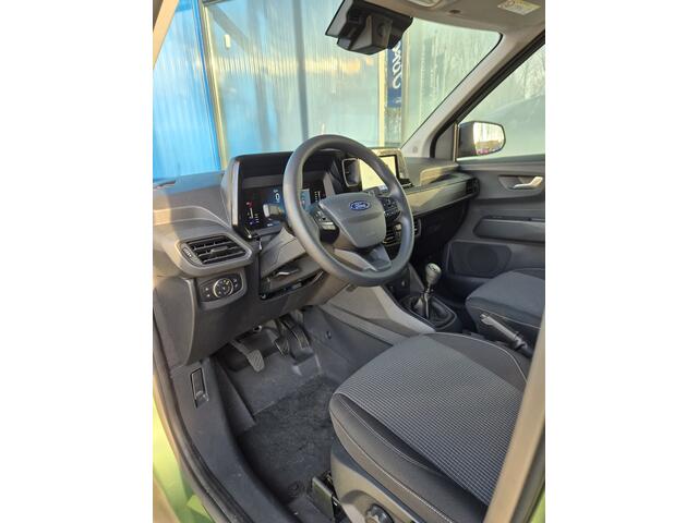 Ford TRANSIT COURIER NIEUWE Nieuw model 100pk Benzine BPM-vrij 6000,- voordeel