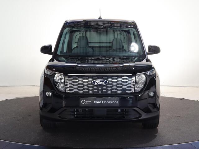 Ford TRANSIT COURIER E-Transit Limited 44 kWh 17'' LICHTMETALEN VELGEN, WINTERPACK, CLIMATE CONTROL, ACHTERUITRIJ CAMERA + PARKEERSENSOREN VOOR, DRIVER ASSISTANCE PACK INCL. NAVIGATIE, 16'' RESERVEWIEL, LED LAADRUIMTEVERLICHTING , LAADVLOERBESCHERMING, RUBBER , TREKHAAK