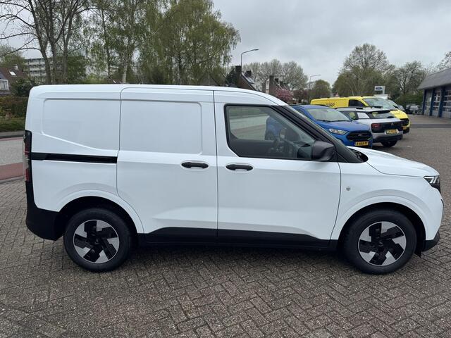Ford TRANSIT COURIER E-Transit Trend 44 kWh 136pk | Trekhaak | LED Laadruimte verlichting | Driver assistance pack incl. Navigatie | Reserveband | Ford Voorraad