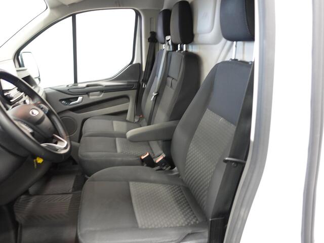 Ford TRANSIT CUSTOM 300 2.0 TDCI L2H1 Trend Automaat Navigatie Camera Airco Bluetooth Trekhaak