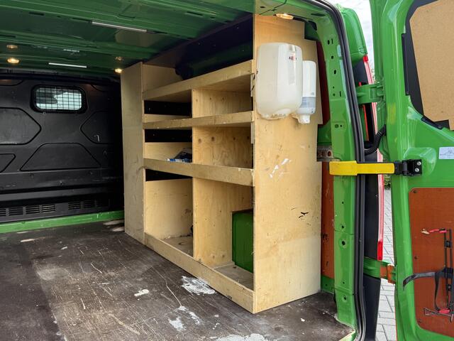 Ford TRANSIT CUSTOM 2.0 TDCI 131 PK E6 / L2H1 / 1e EIG. / 2.6 TONS TREKHAAK / AIRCO / CRUISE / NAVI / PDC