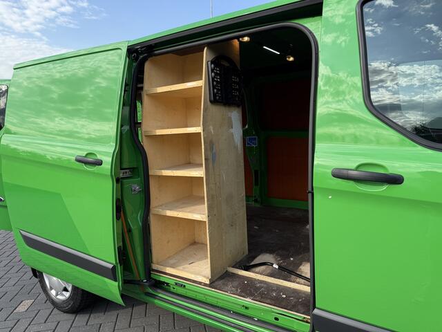 Ford TRANSIT CUSTOM 2.0 TDCI 131 PK E6 / L2H1 / 1e EIG. / 2.6 TONS TREKHAAK / AIRCO / CRUISE / NAVI / PDC