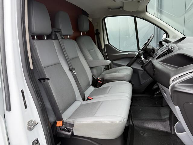 Ford TRANSIT CUSTOM 2.0 TDCI 130 PK / L1H1 / TREND / 2.5 TONS TREKHAAK / AIRCO / CRUISE / NAVI / INRICHTING / 3-ZITS