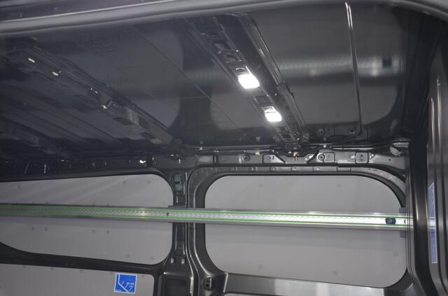 Ford TRANSIT CUSTOM 2.0 TDCI Limited Automaat, L2 140pk
