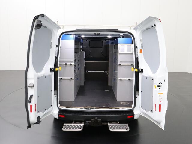 Ford TRANSIT CUSTOM 2.0TDCi 130PK Lang | Kastinrichting | Navigatie | Airco | Cruise | 3-Persoons | Trekhaak