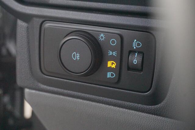 Ford TRANSIT CUSTOM 300 2.0 TDCI L2H1 Trend Nieuw Model Automaat Airco Navigatie PDC V&A Camera Trekhaak