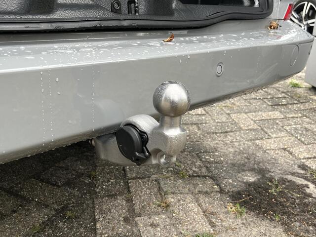 Ford TRANSIT CUSTOM E-Custom 340 L2H1 Limited 65 kWh | SCI | Ford Voorraad | Trekhaak | Drive Assistance Pack | Stoelverwarming | 17 Inch | Passagiersstoel | Rijklaarprijs |