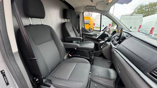 Ford TRANSIT CUSTOM 2.0 TDCI 96KW 131PK AUTOMAAT EURO 6 AIRCO/ NAVIGATIE/ CRUISE CONTROL/ PARKEERSENSOREN/ 100% DEALERONDERHOUDEN